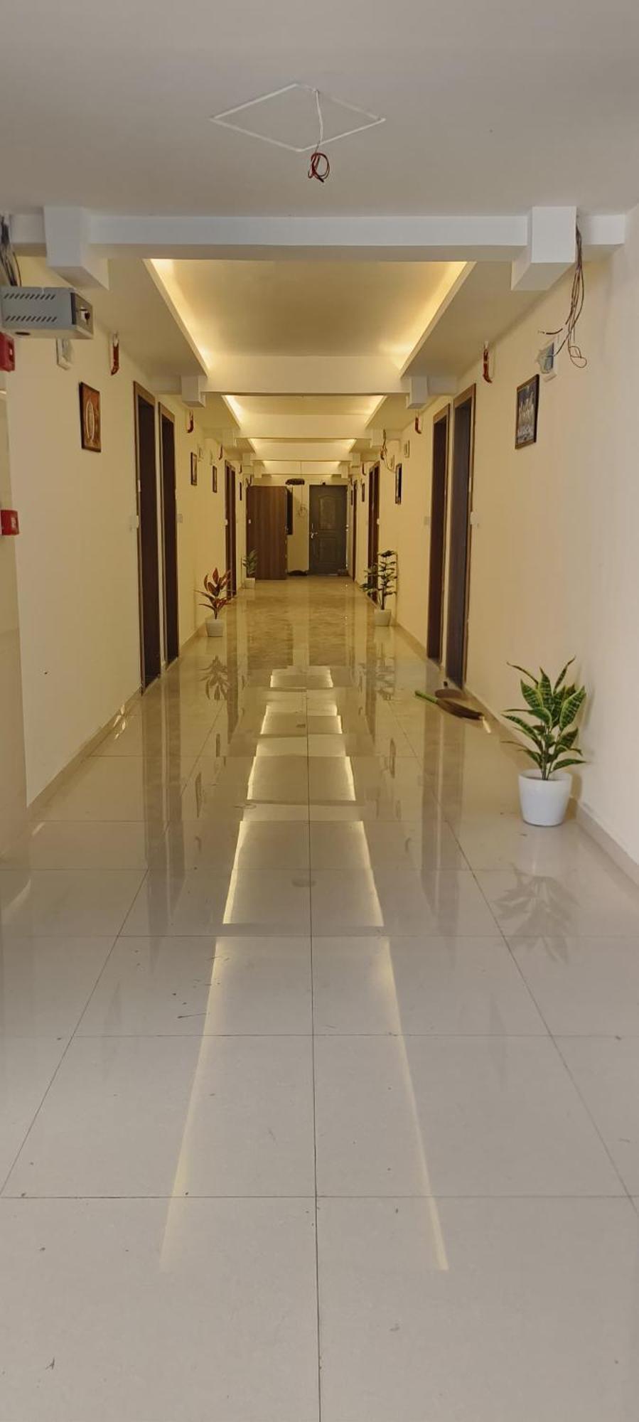 Hotel Royal Night Daman Exterior photo